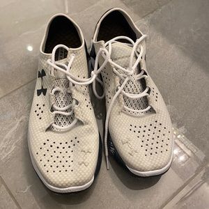 Underarmor sneakers men